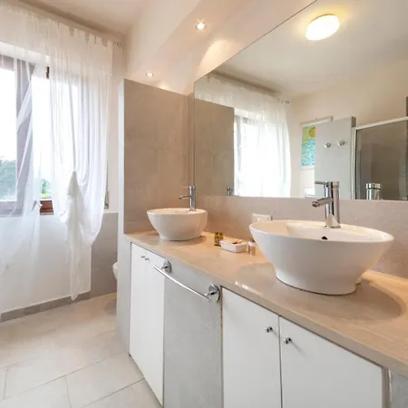 Casa de Férias Art Beds & Garden 9 Beds Between The Sea, Thermal Baths, And The Tuscan Countryside *