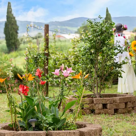 Casa de Férias Art Beds & Garden 9 Beds Between The Sea, Thermal Baths, And The Tuscan Countryside *
